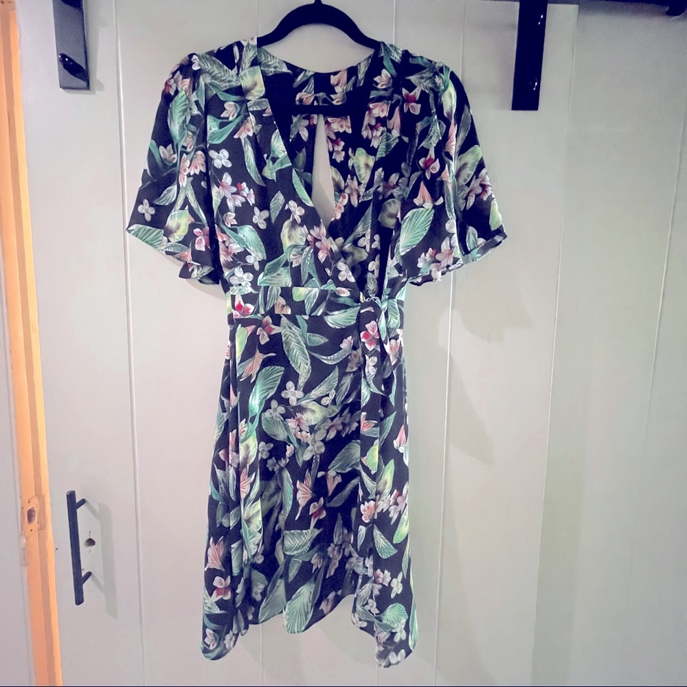 Adelyn Rae tropical tie dress